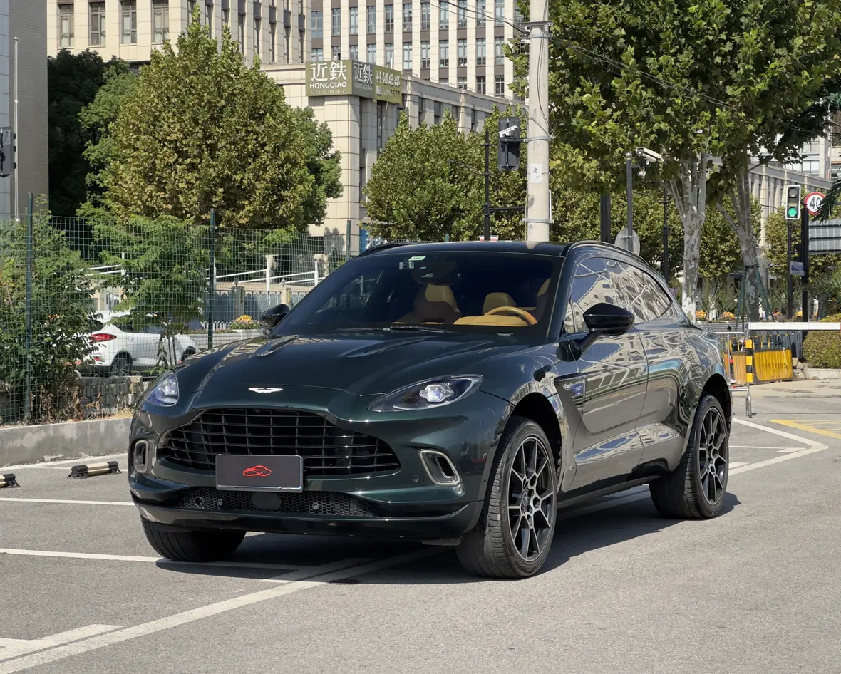 Aston Martin DBX