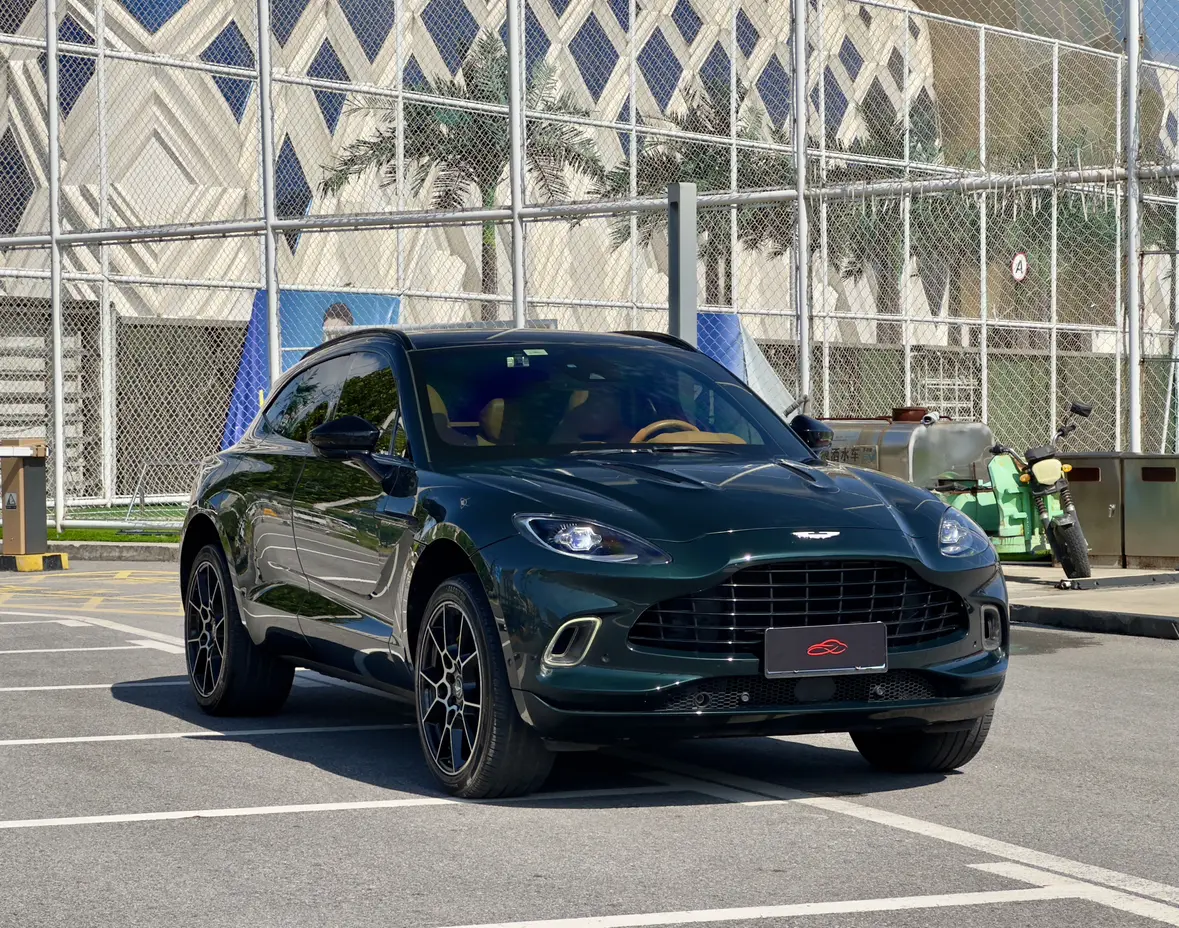 Aston Martin DBX