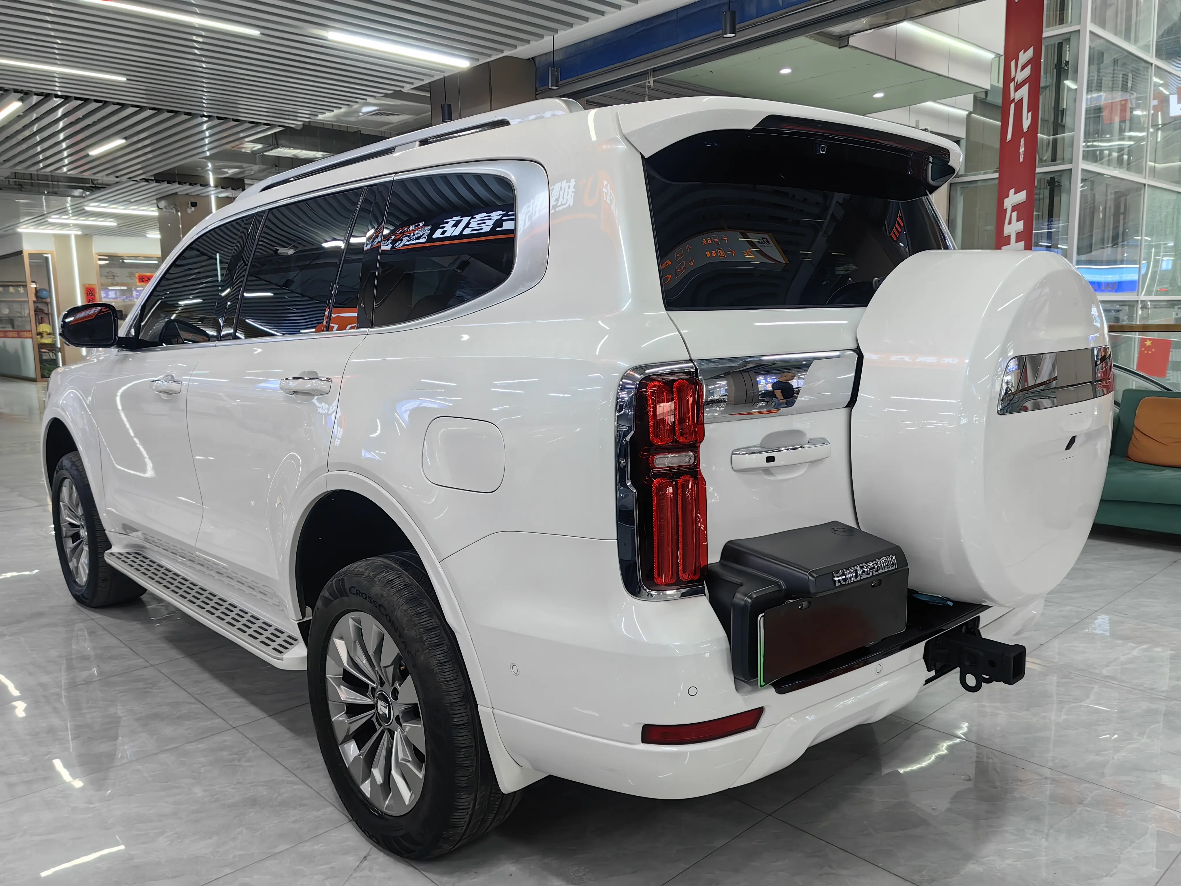 Tank 500 Hi4-Z  из Китая