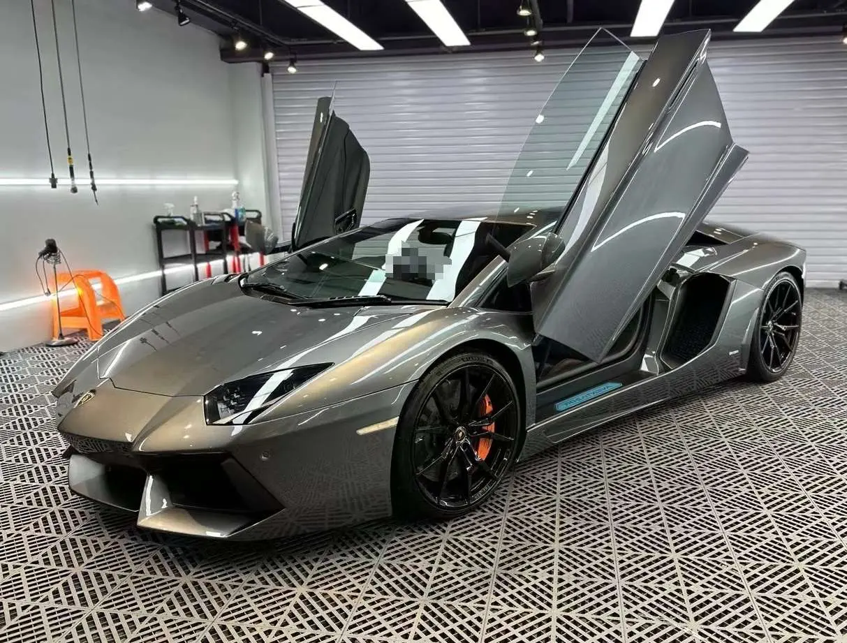 Lamborghini Aventador