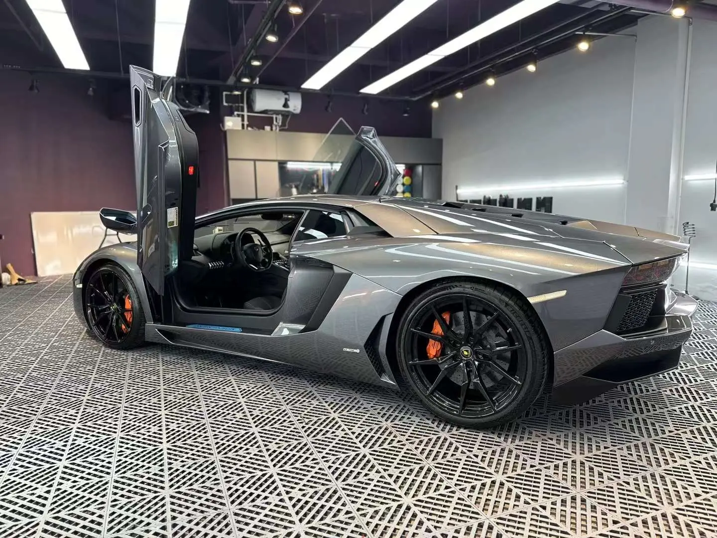 Lamborghini Aventador