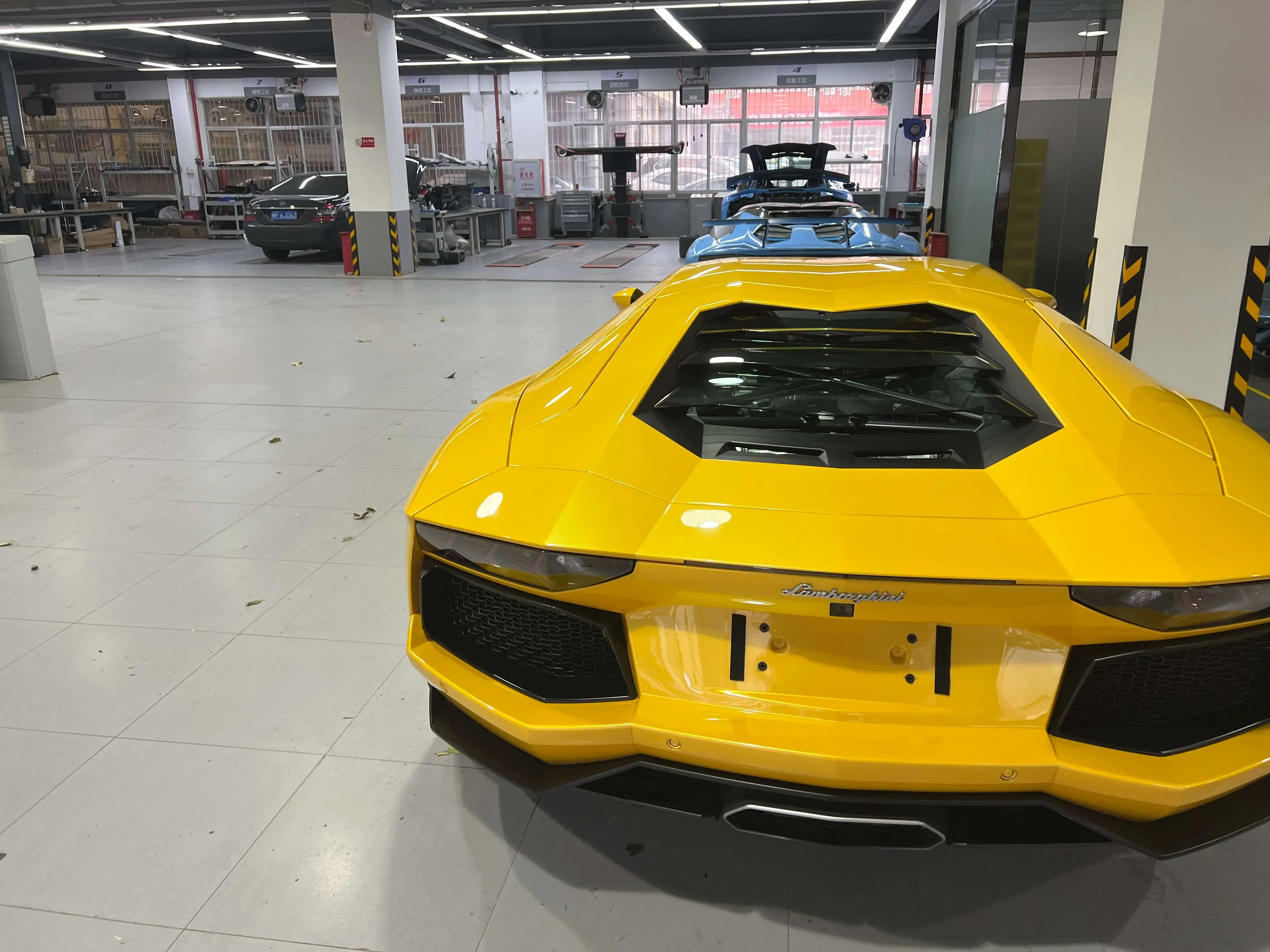 Lamborghini Aventador