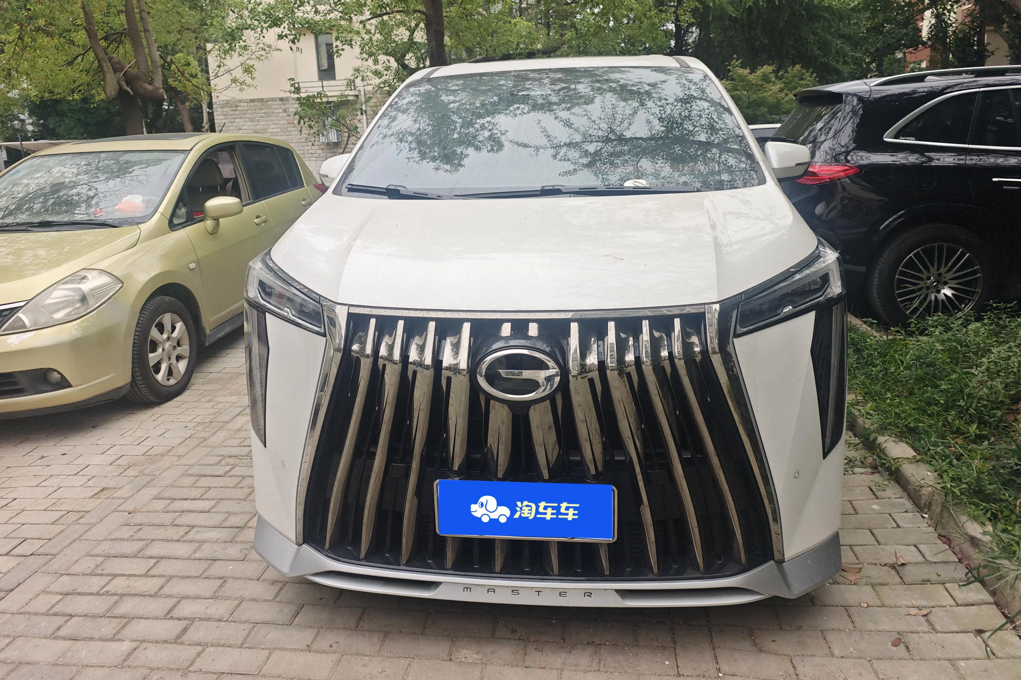 GAC Trumpchi M8  из Китая