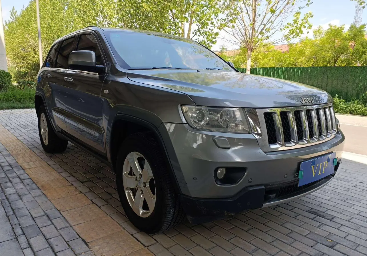Jeep Grand Cherokee (imported)