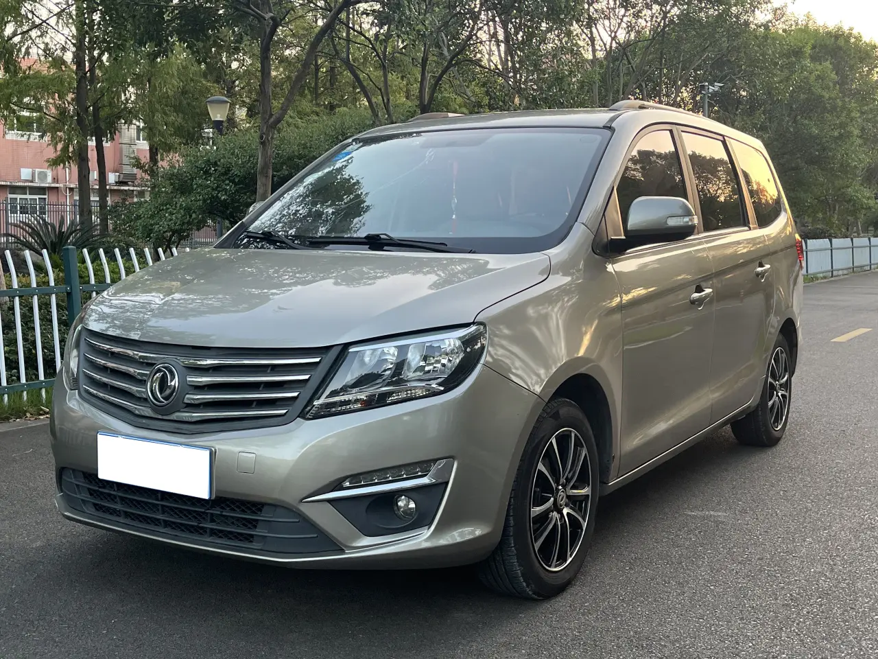 Forthing Fengxing S500  из Китая