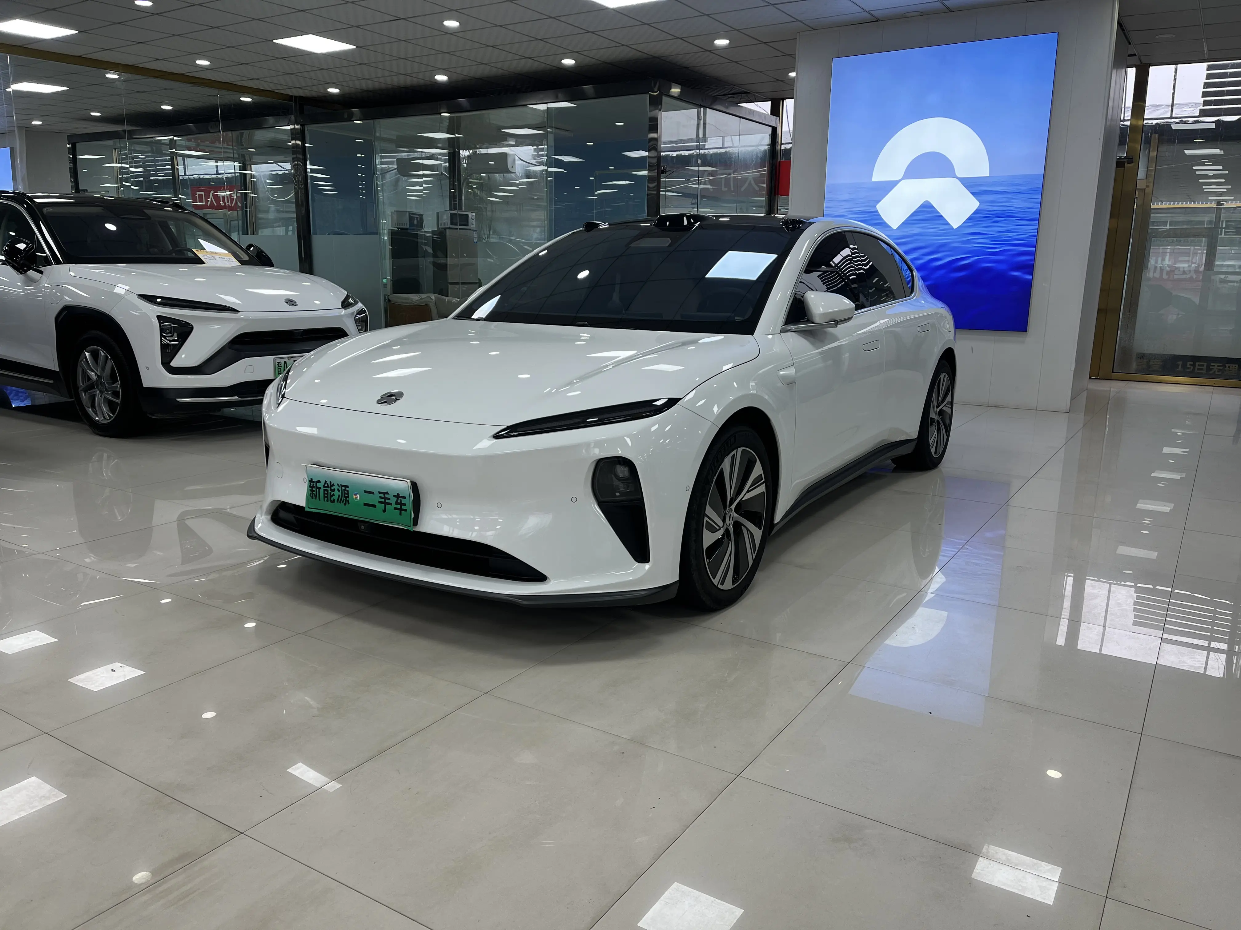 NIO ET5  из Китая