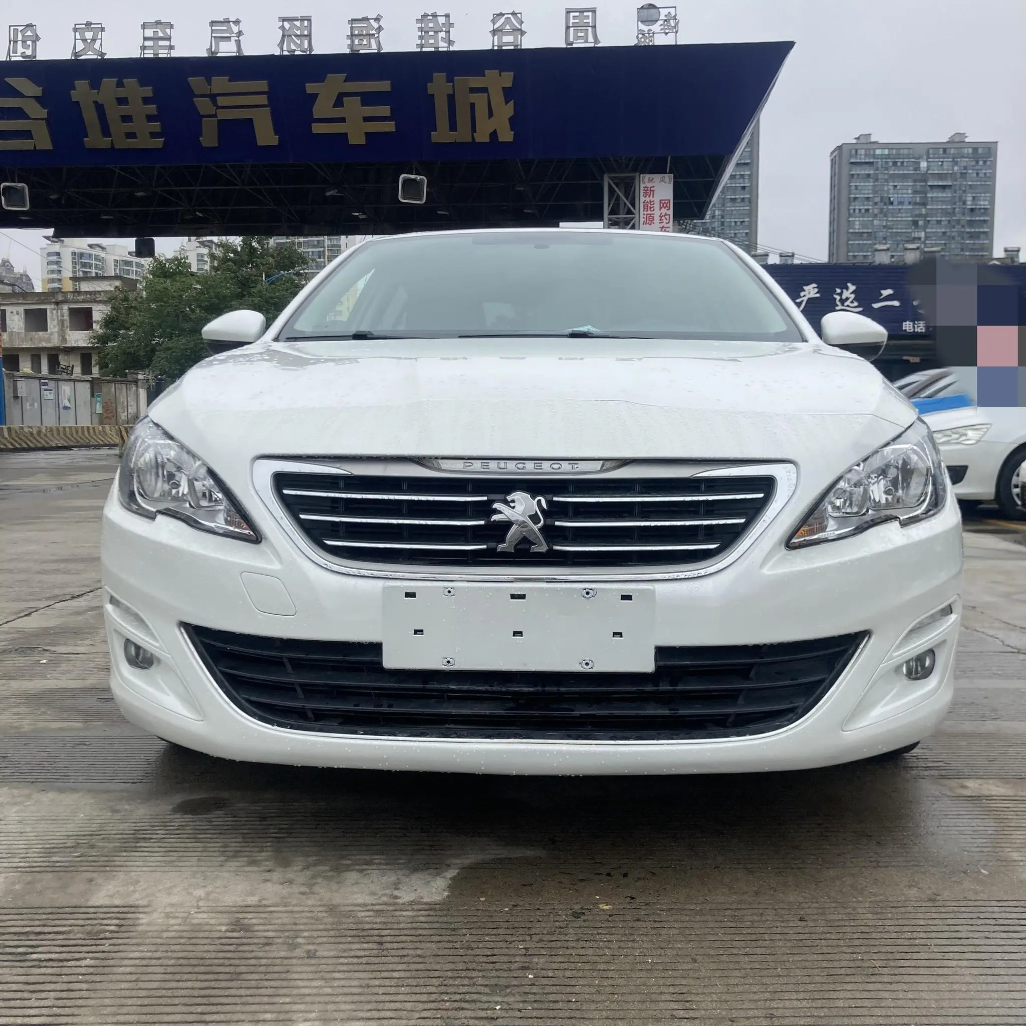 Peugeot 408