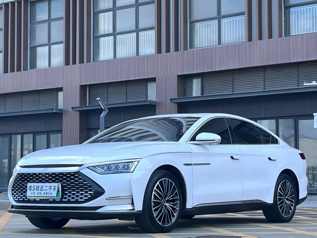 BYD HAN DM  из Китая