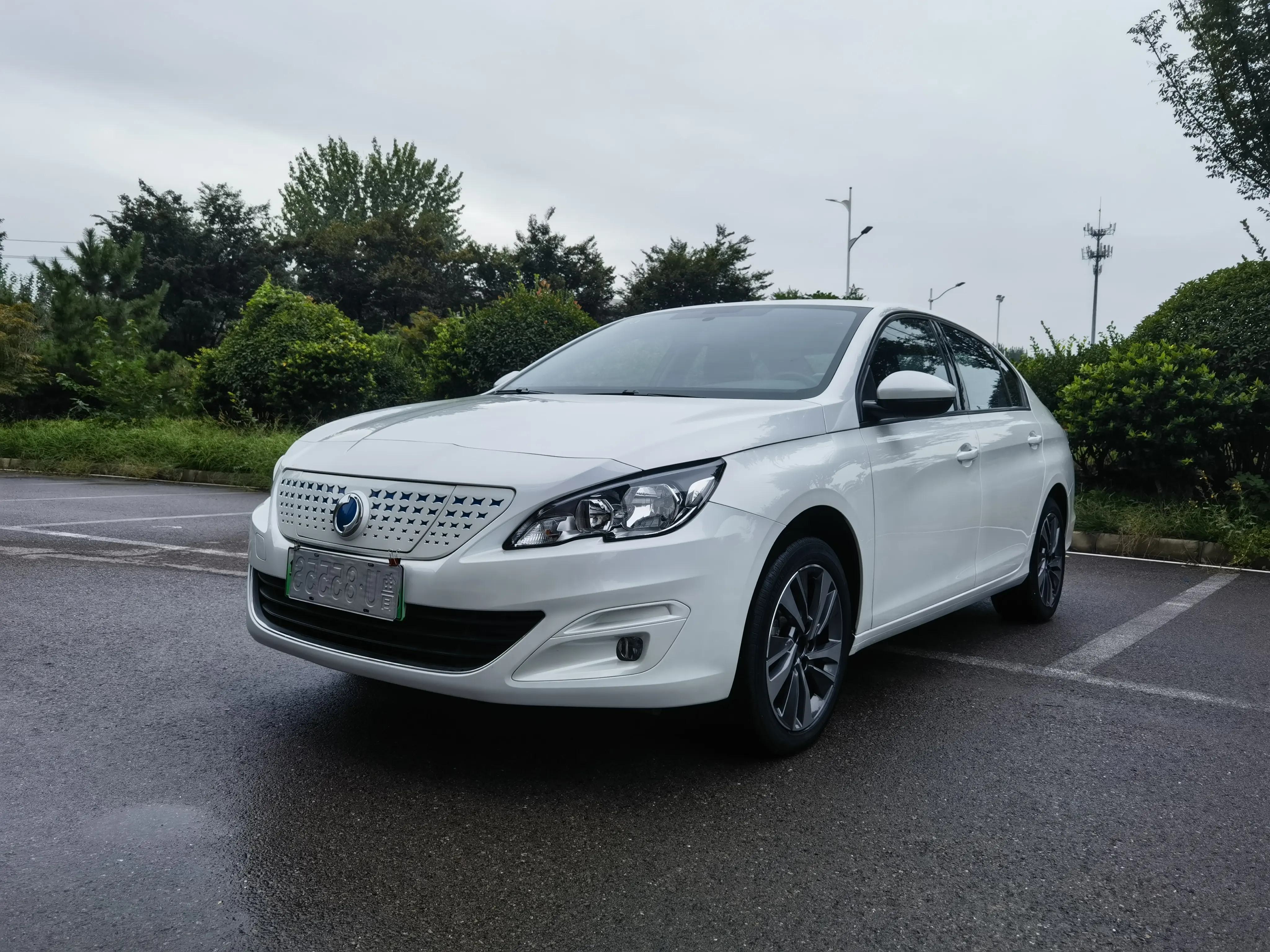 Dongfeng Fukang ES600