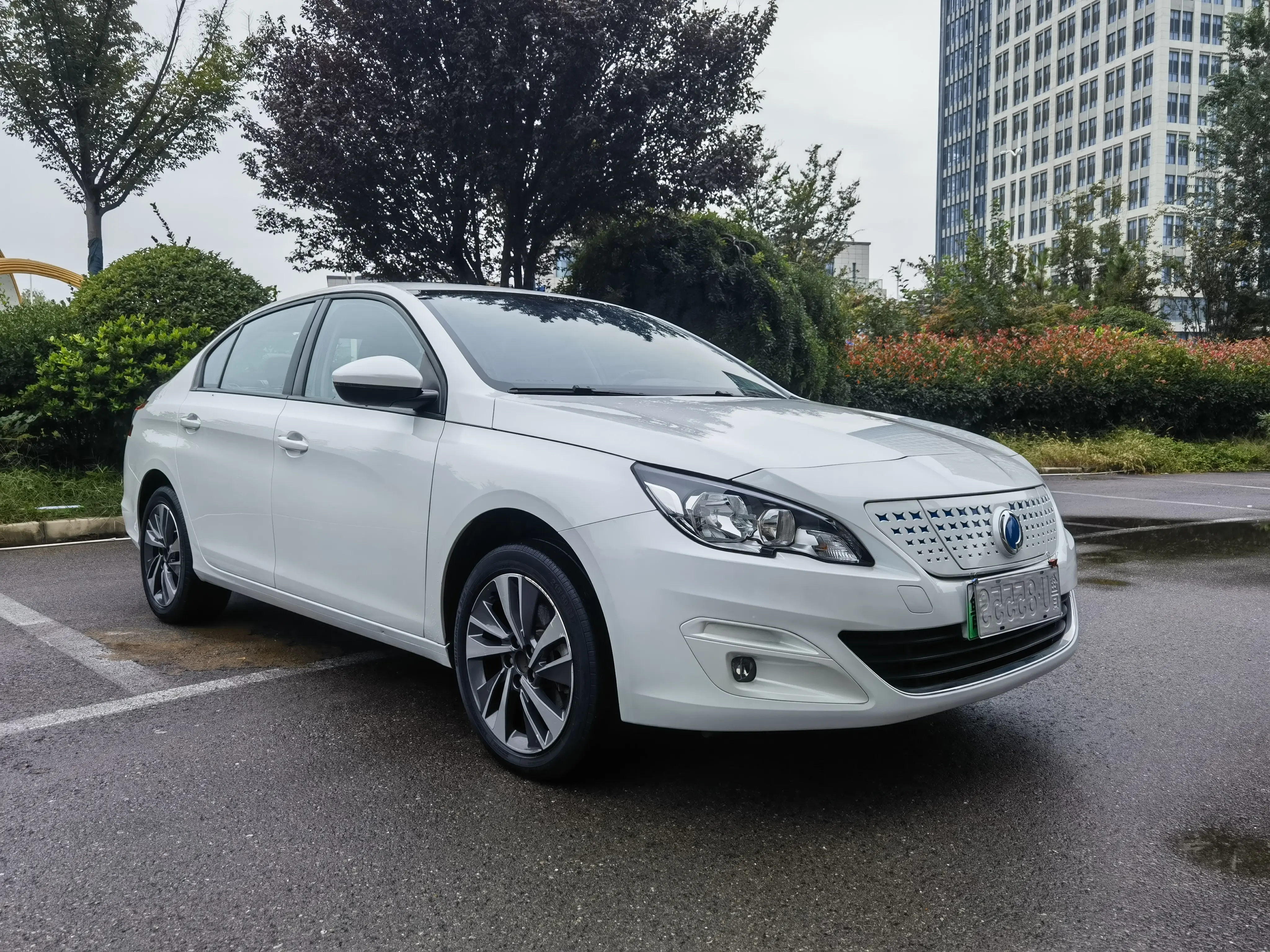 Dongfeng Fukang ES600