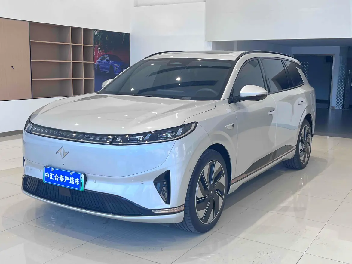 Dongfeng Eπ008  из Китая