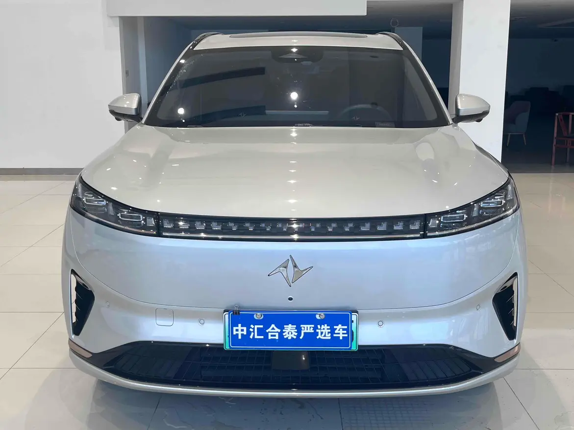 Dongfeng Eπ008  из Китая