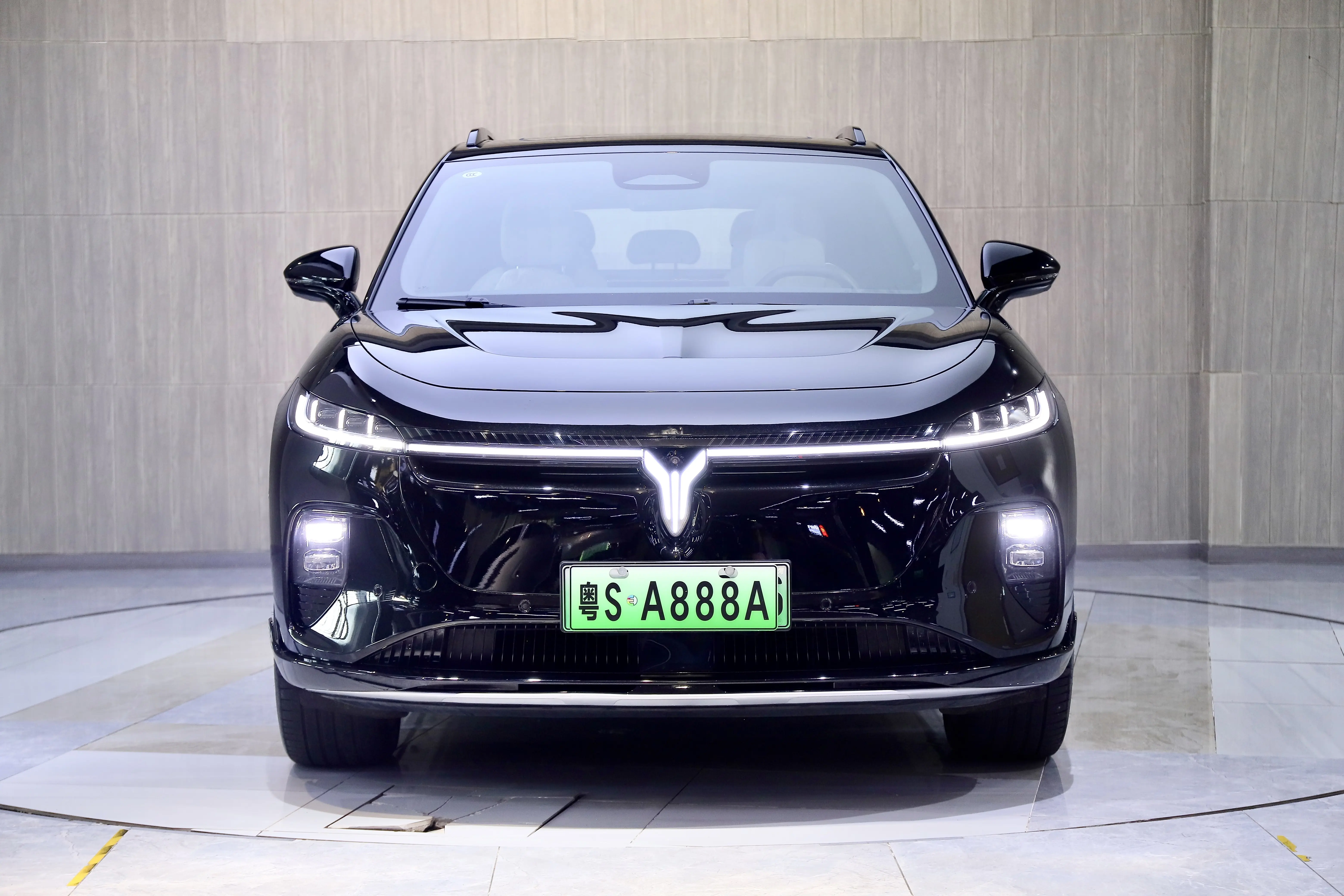 Voyah Courage  из Китая