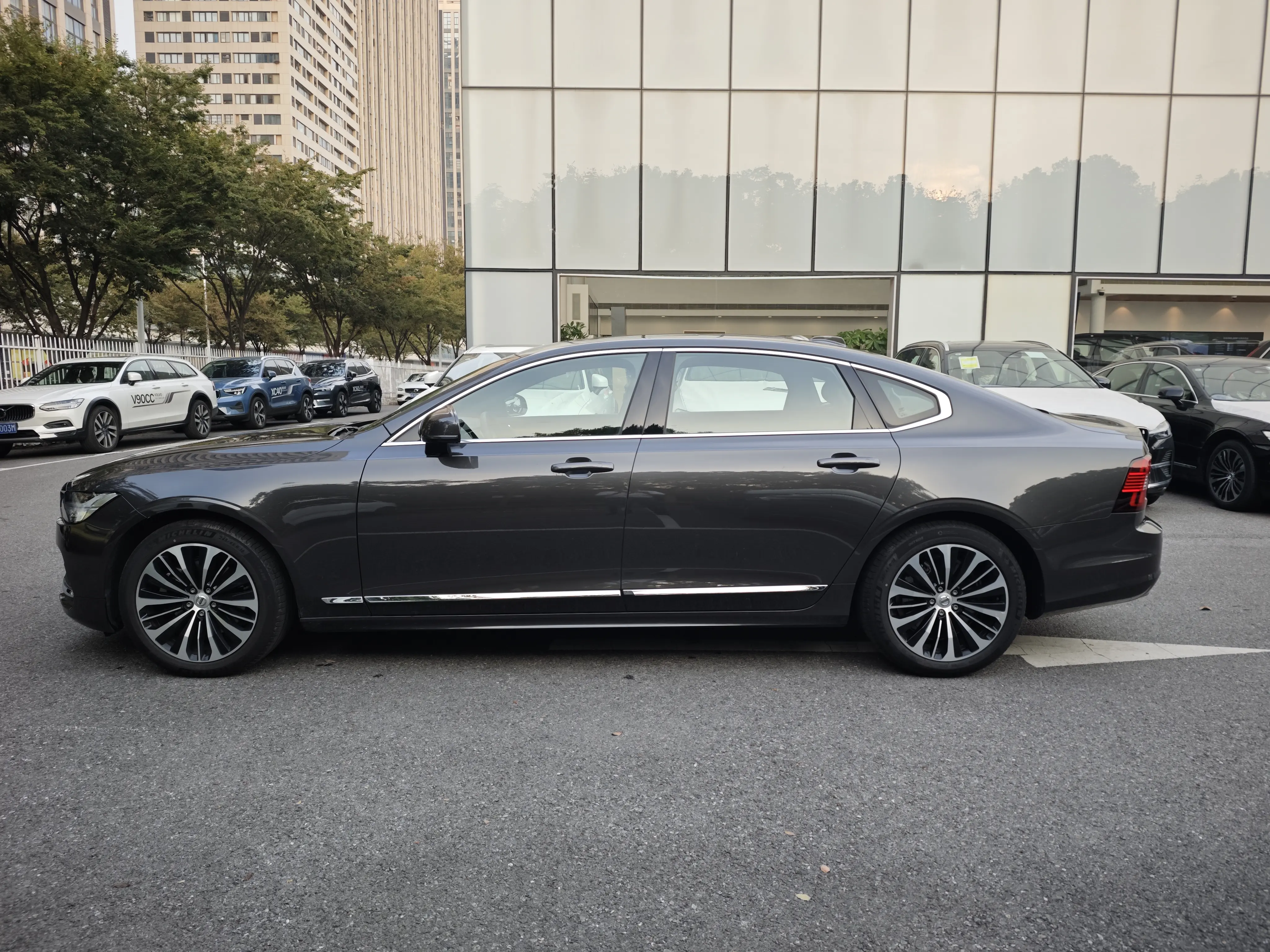 Volvo S90