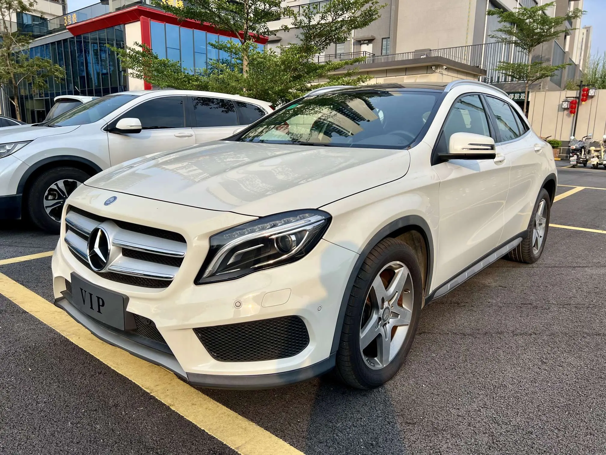 Mercedes-Benz GLA (imported)