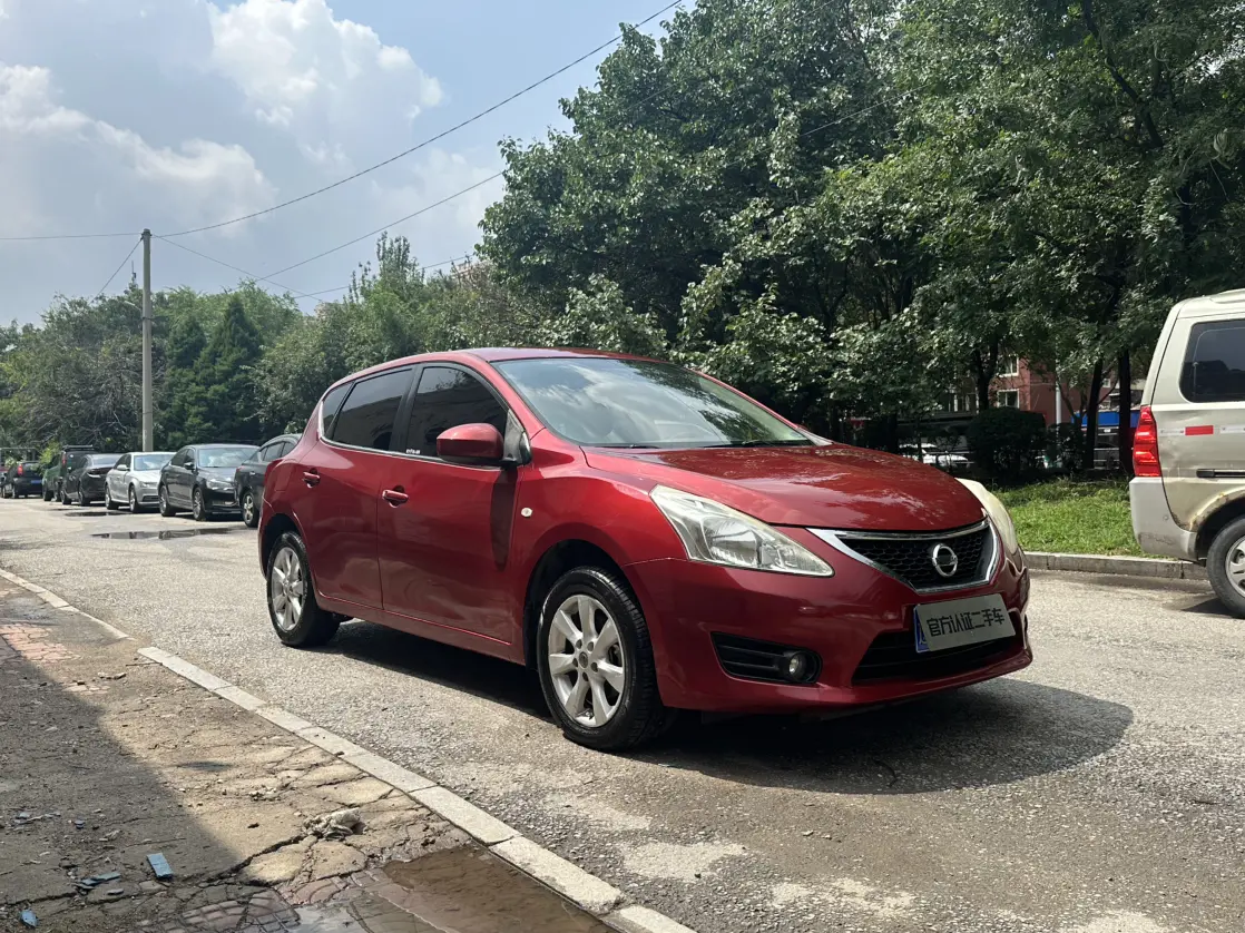Nissan Tiida