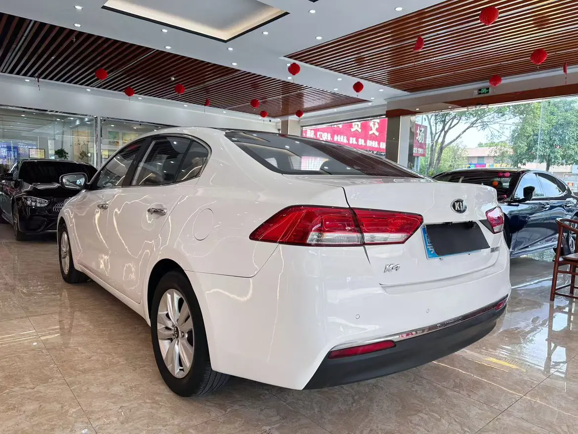 Kia K4