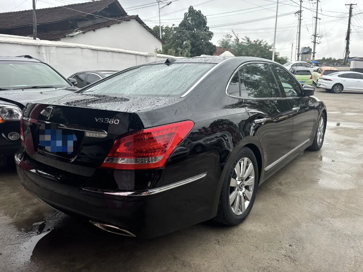 Hyundai Equus
