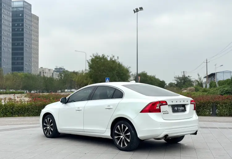 Volvo S60