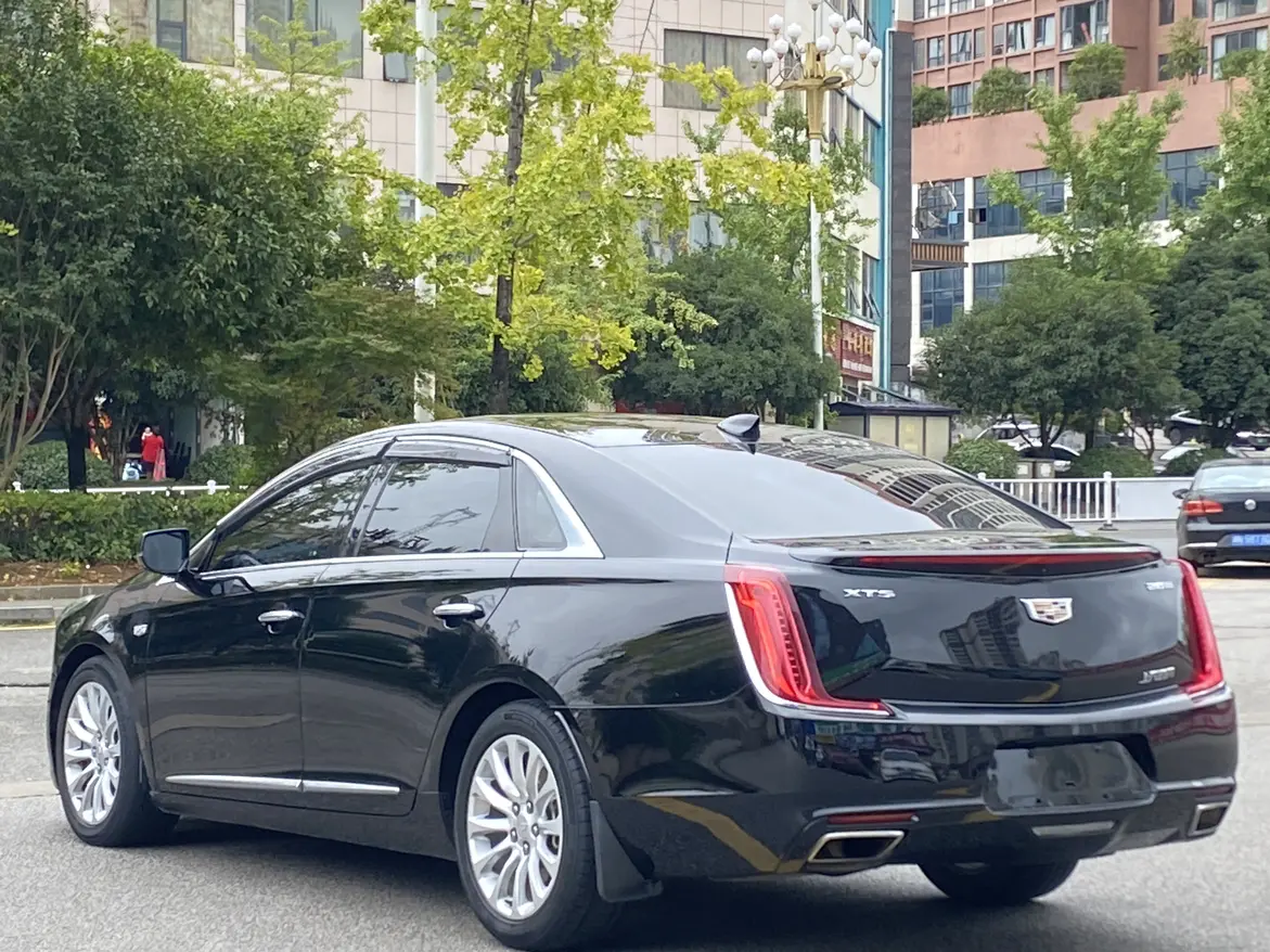 Cadillac XTS