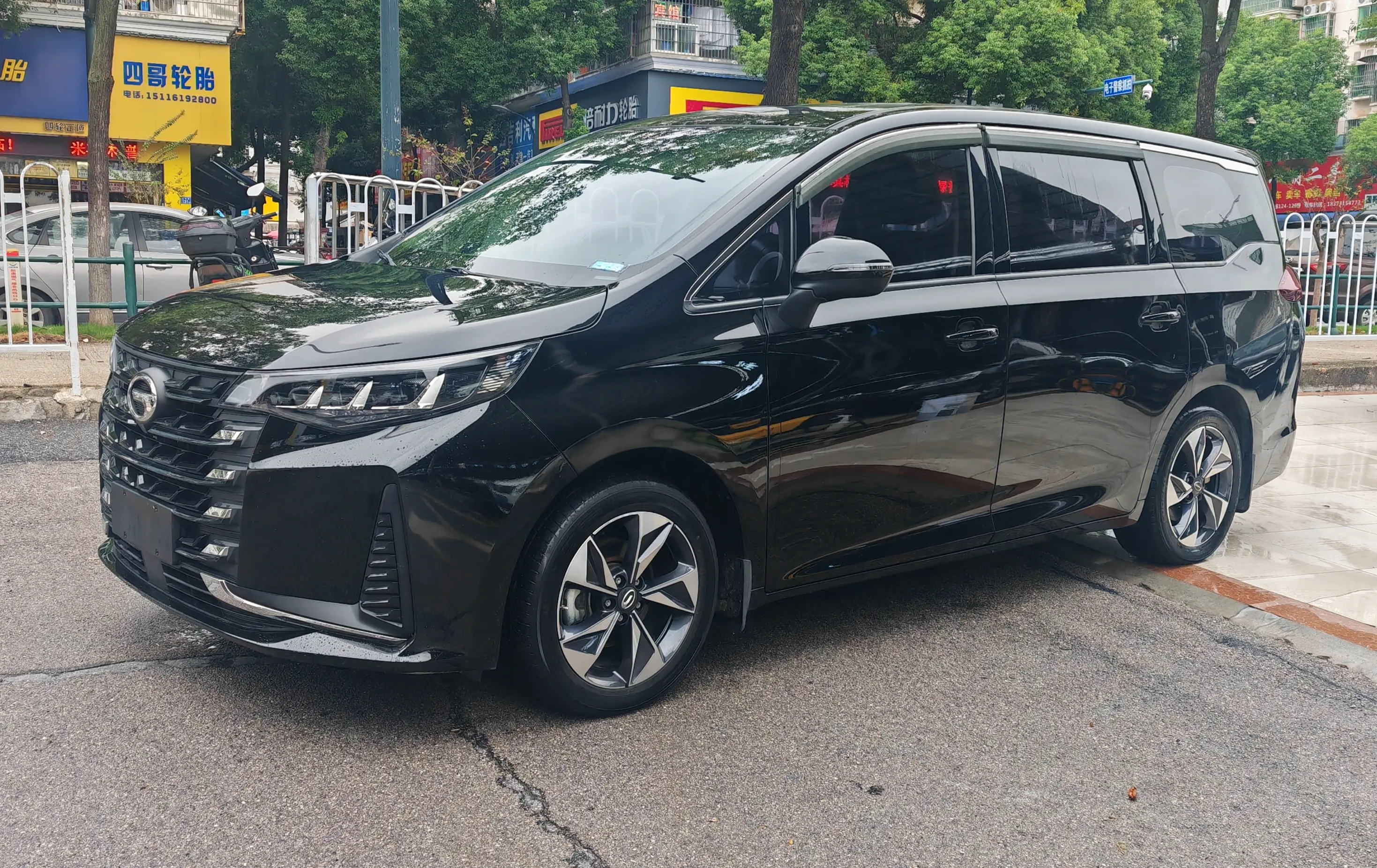 GAC Trumpchi M6  из Китая