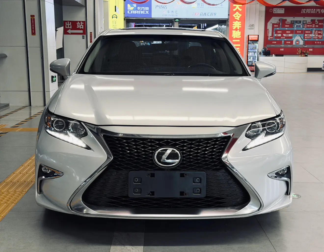 Lexus ES