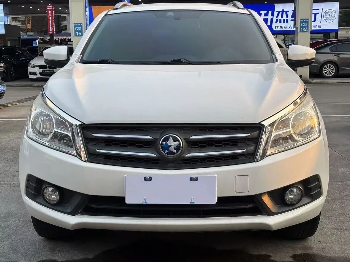 Kai Chen Venucia T70