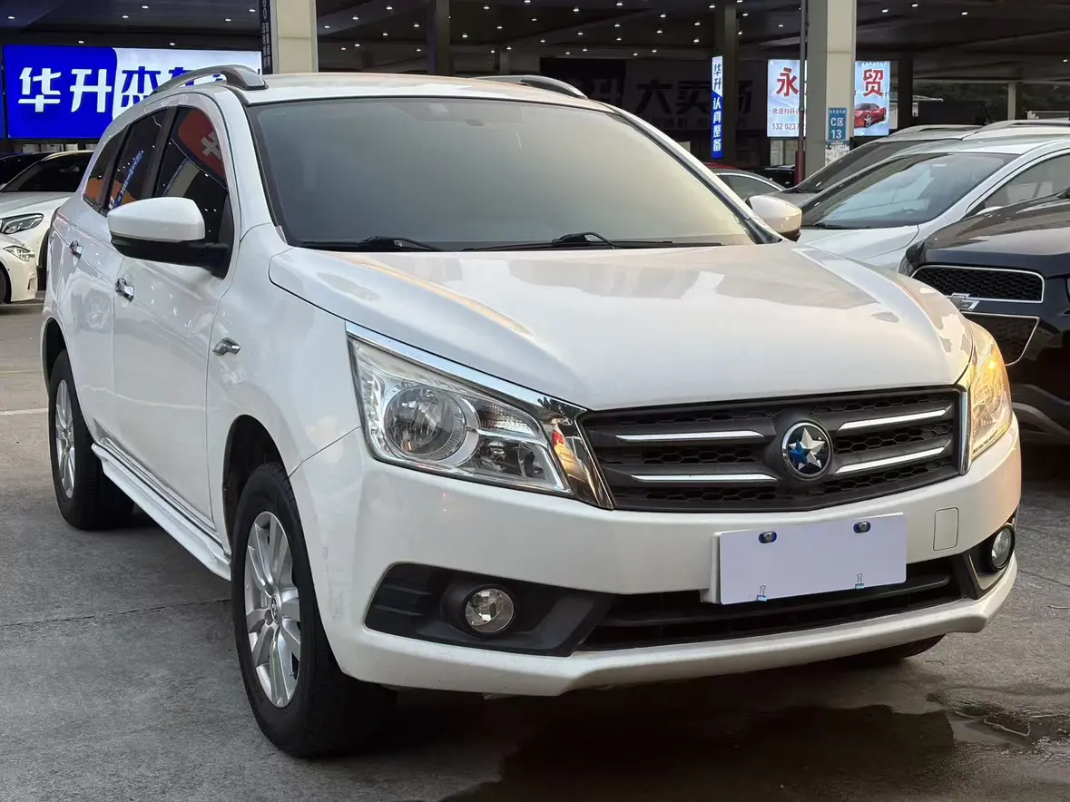 Kai Chen Venucia T70