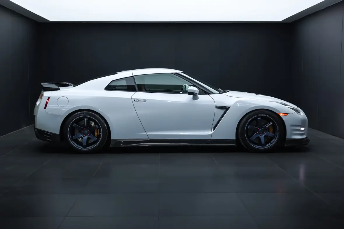 Nissan GT-R