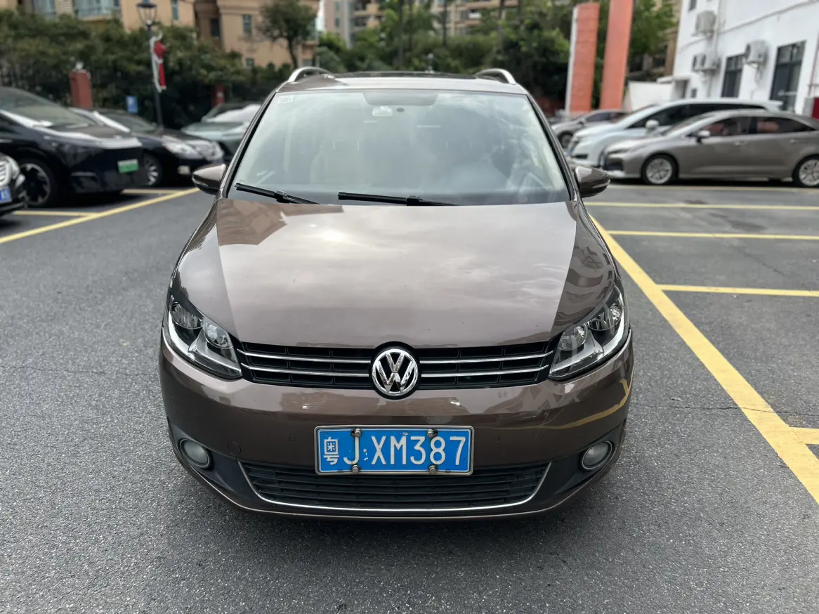 Volkswagen Touran  из Китая