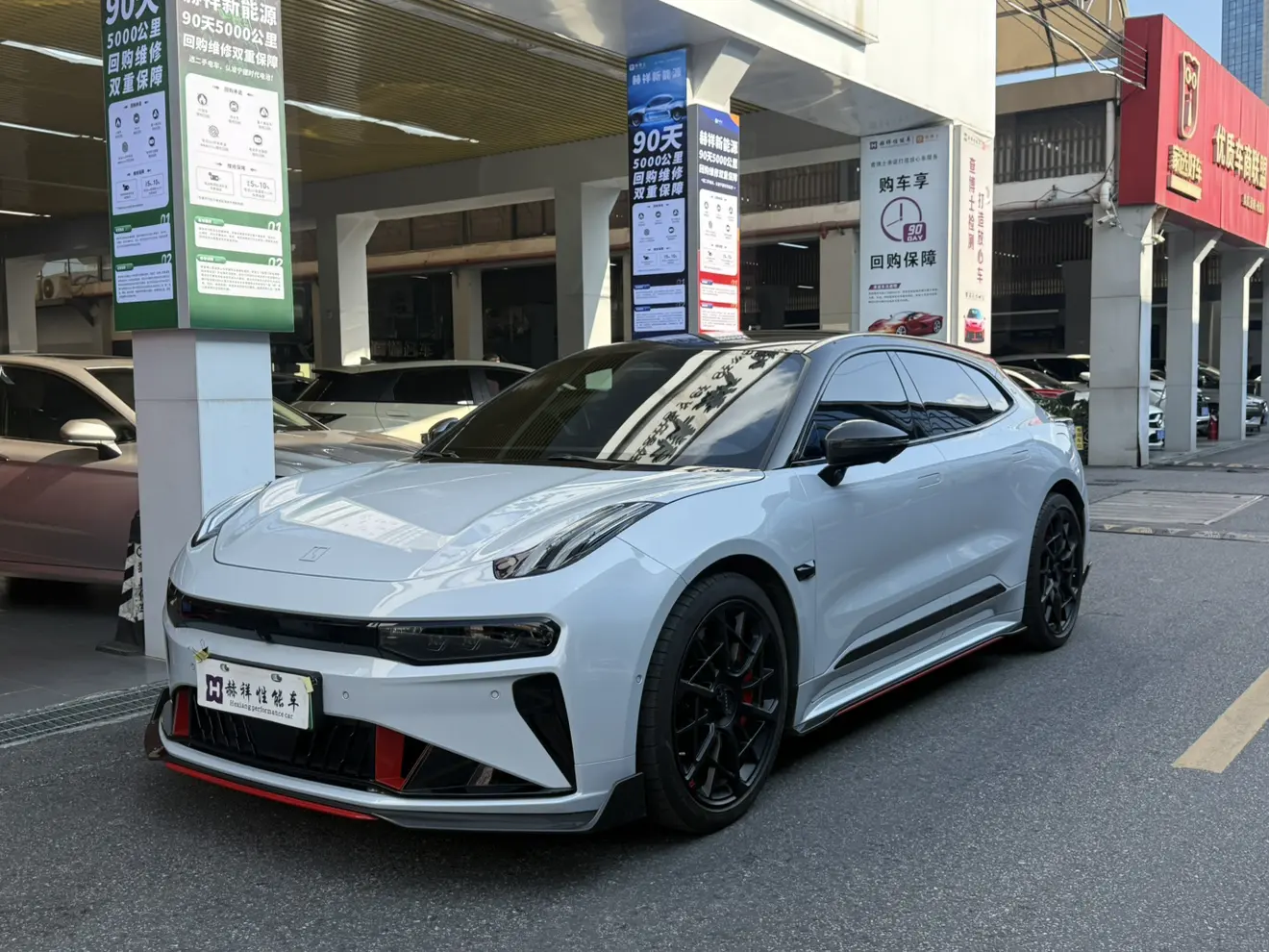 ZEEKR 001 FR  из Китая