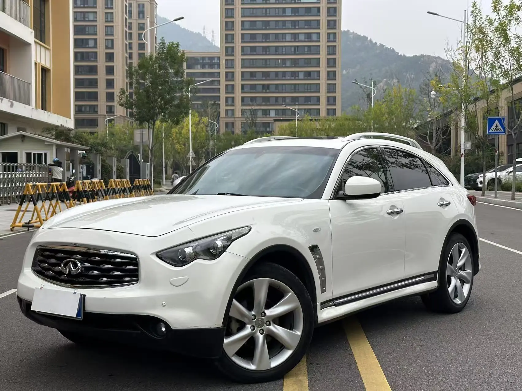 Infiniti FX