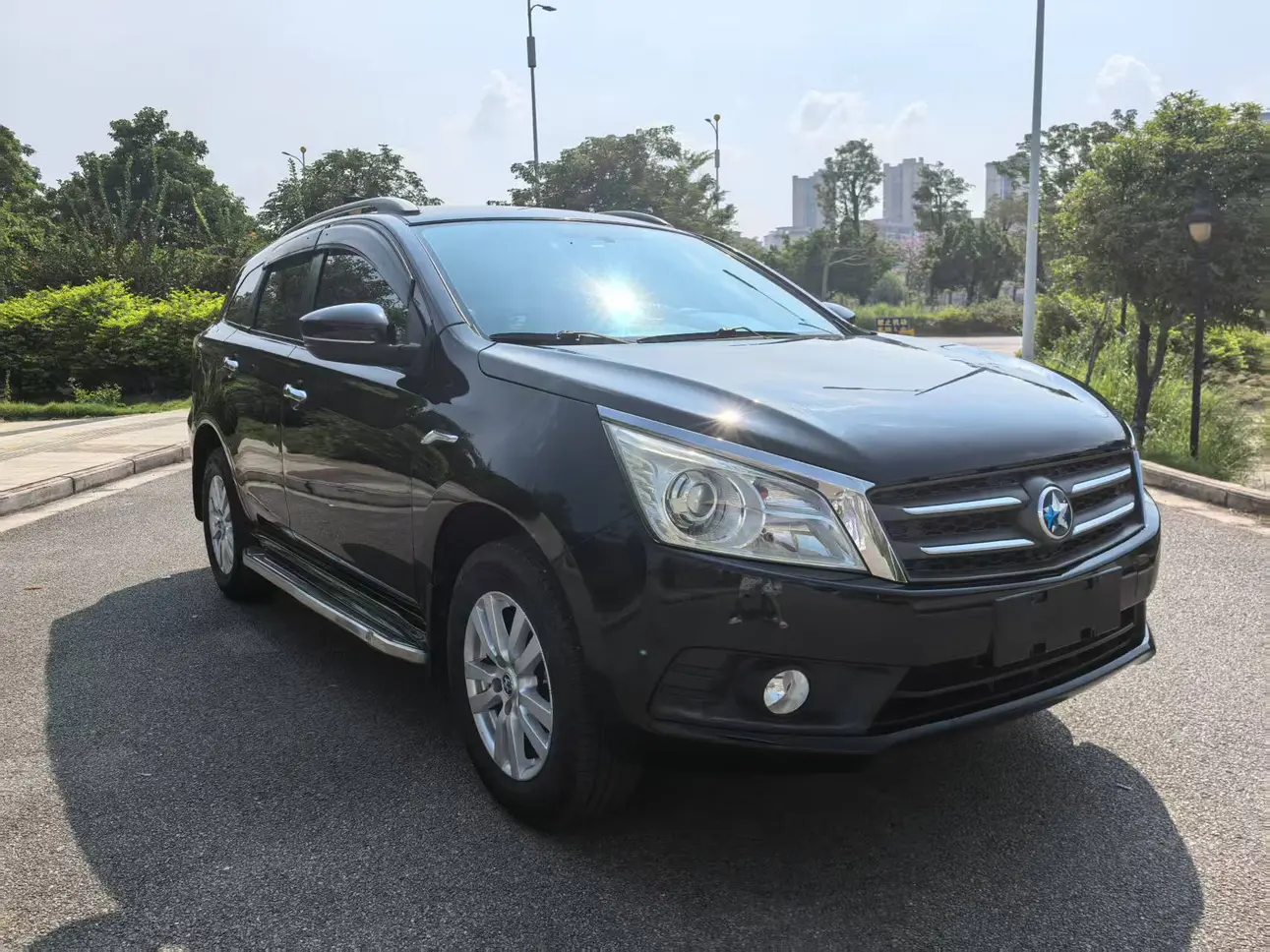 Kai Chen Venucia T70