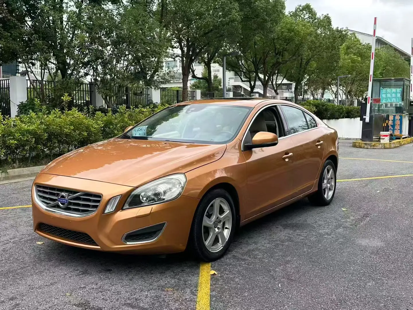 Volvo S60 (imported)
