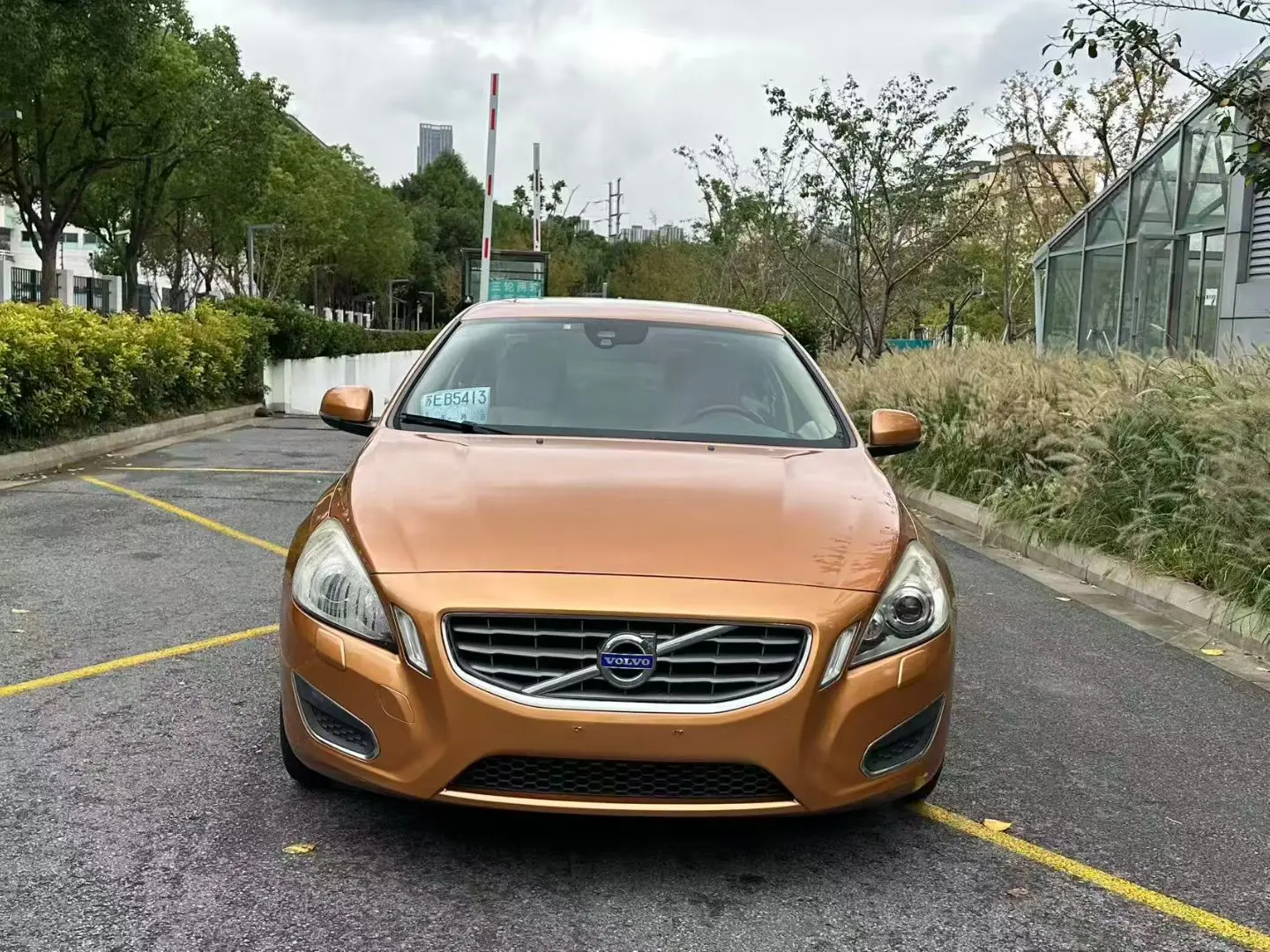 Volvo S60 (imported)