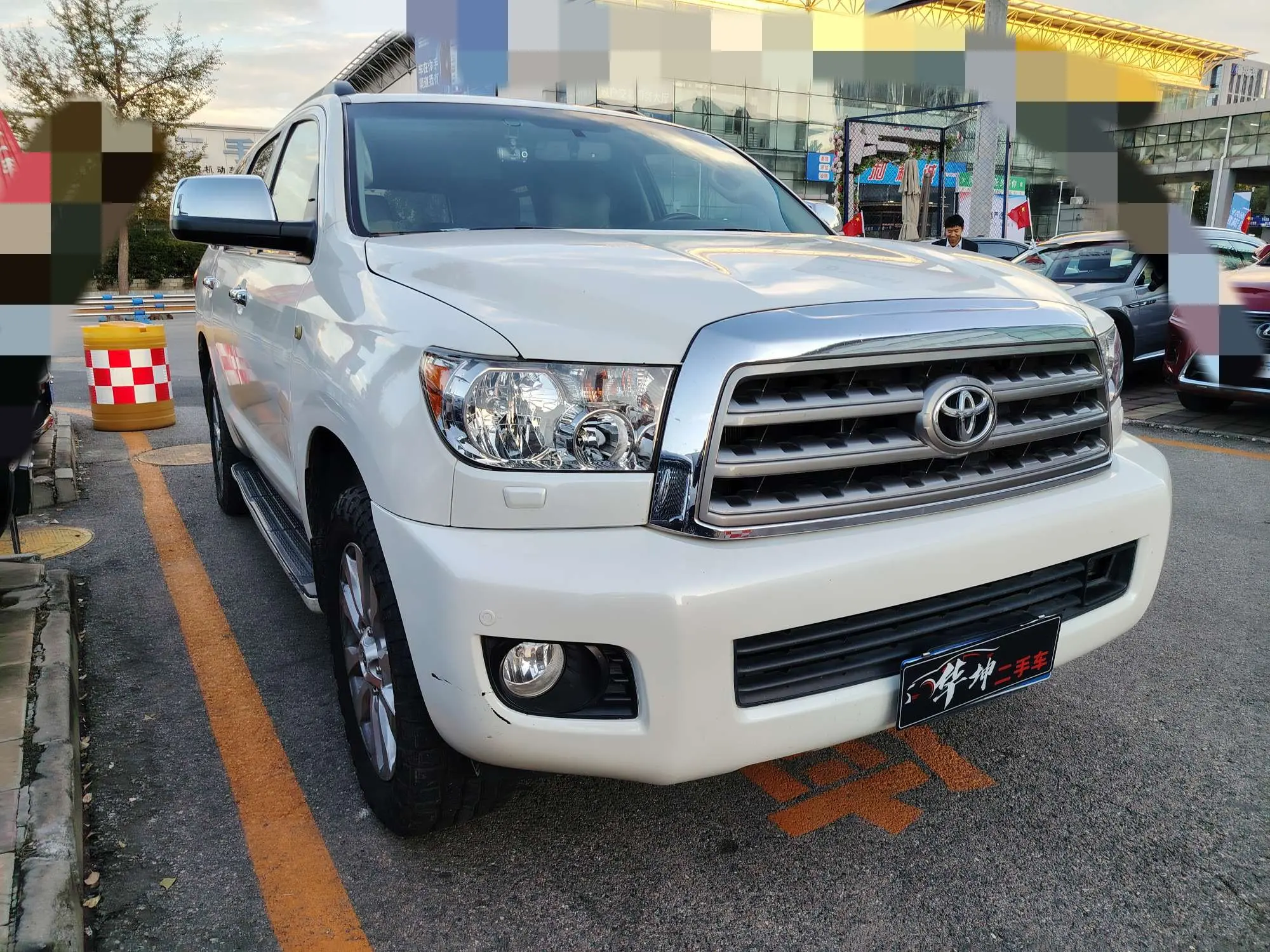 Toyota Sequoia  из Китая