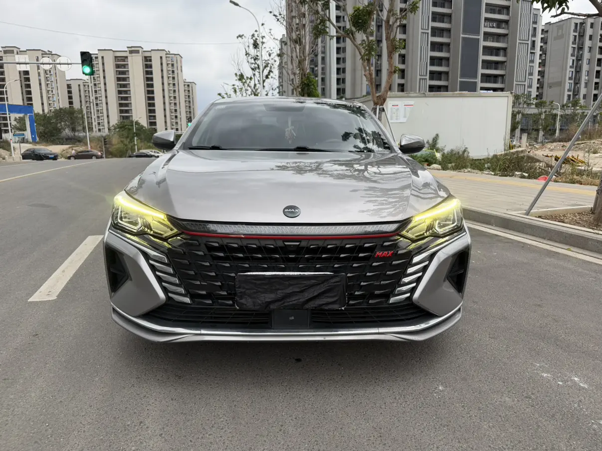 Dongfeng Yixuan MAX