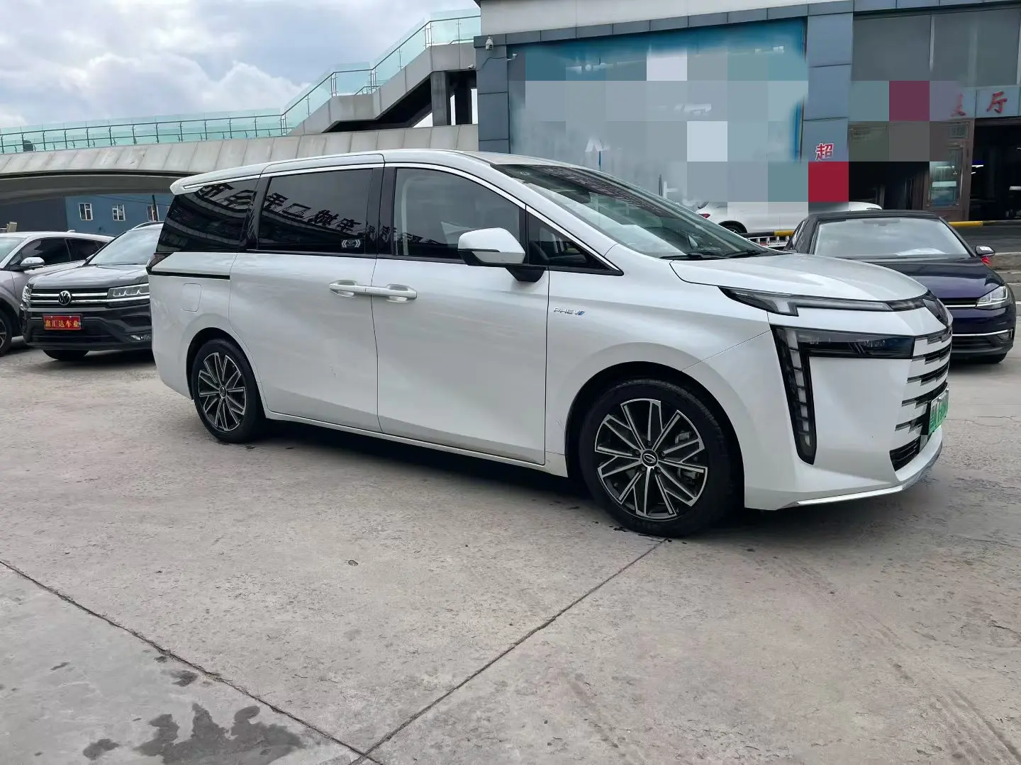 GAC Trumpchi E8 PHEV