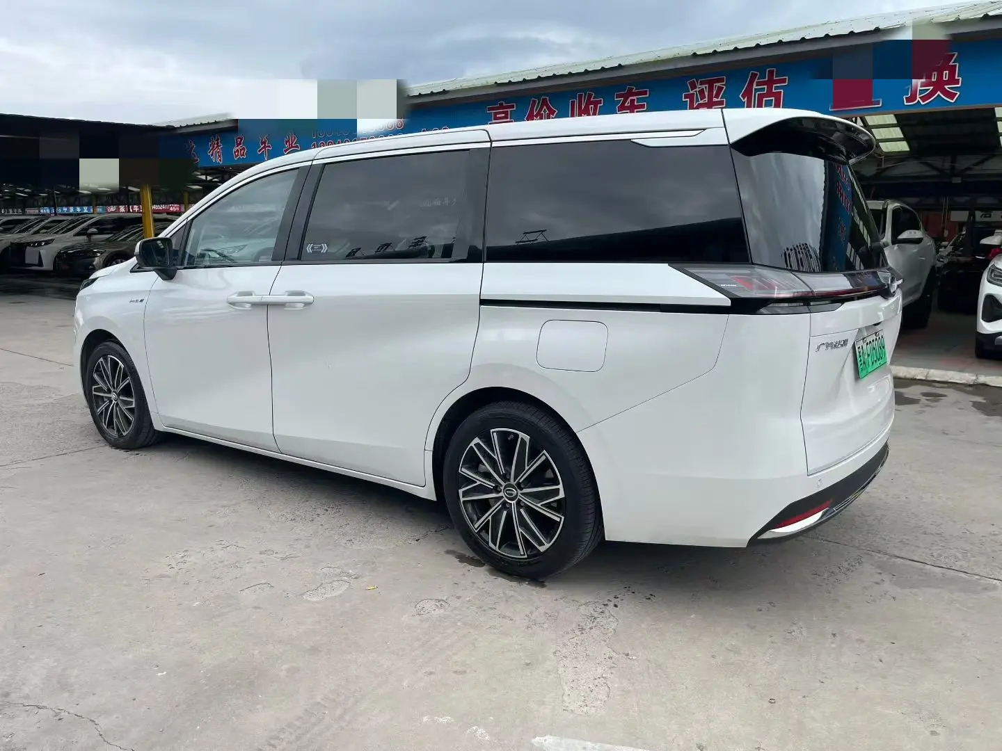 GAC Trumpchi E8 PHEV