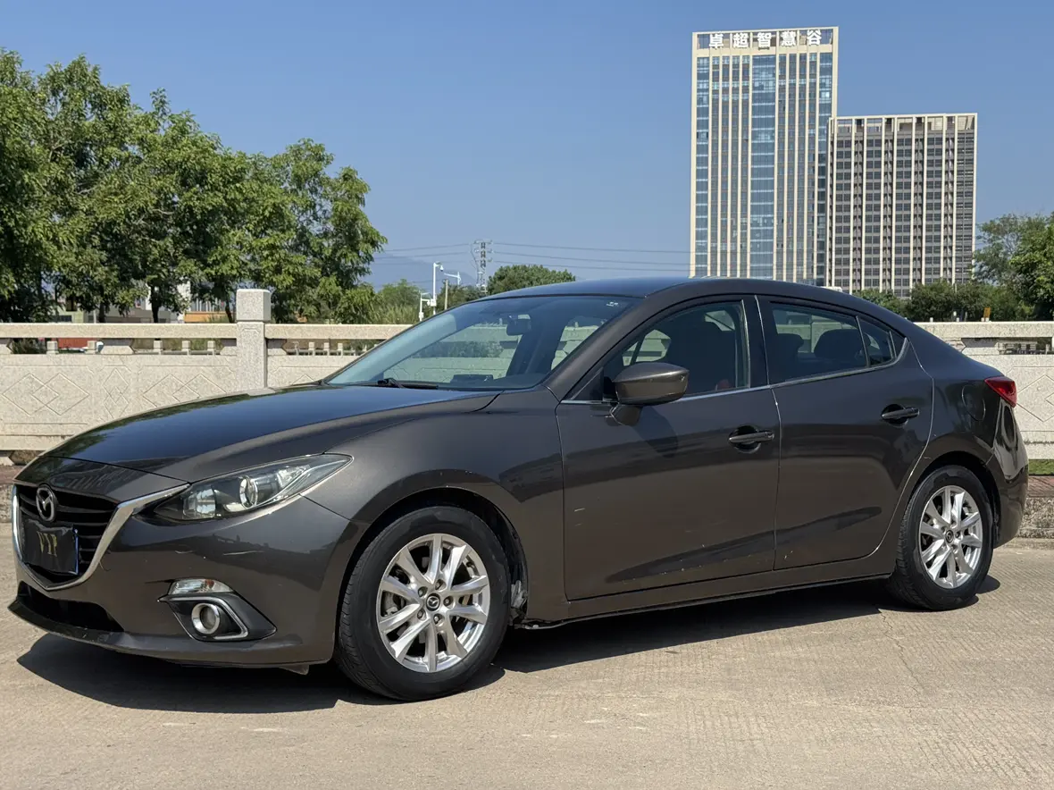 Mazda 3 Angkesela