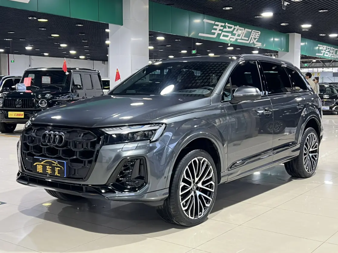 Audi SQ7  из Китая