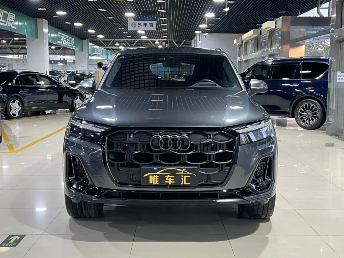 Audi SQ7  из Китая