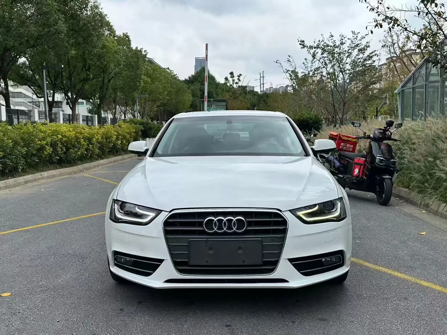 Audi A4L  из Китая