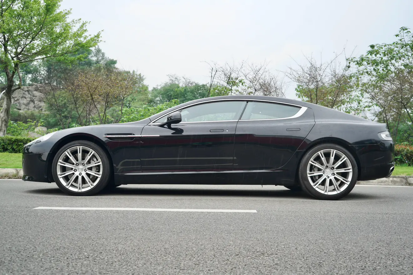 Aston Martin Rapide