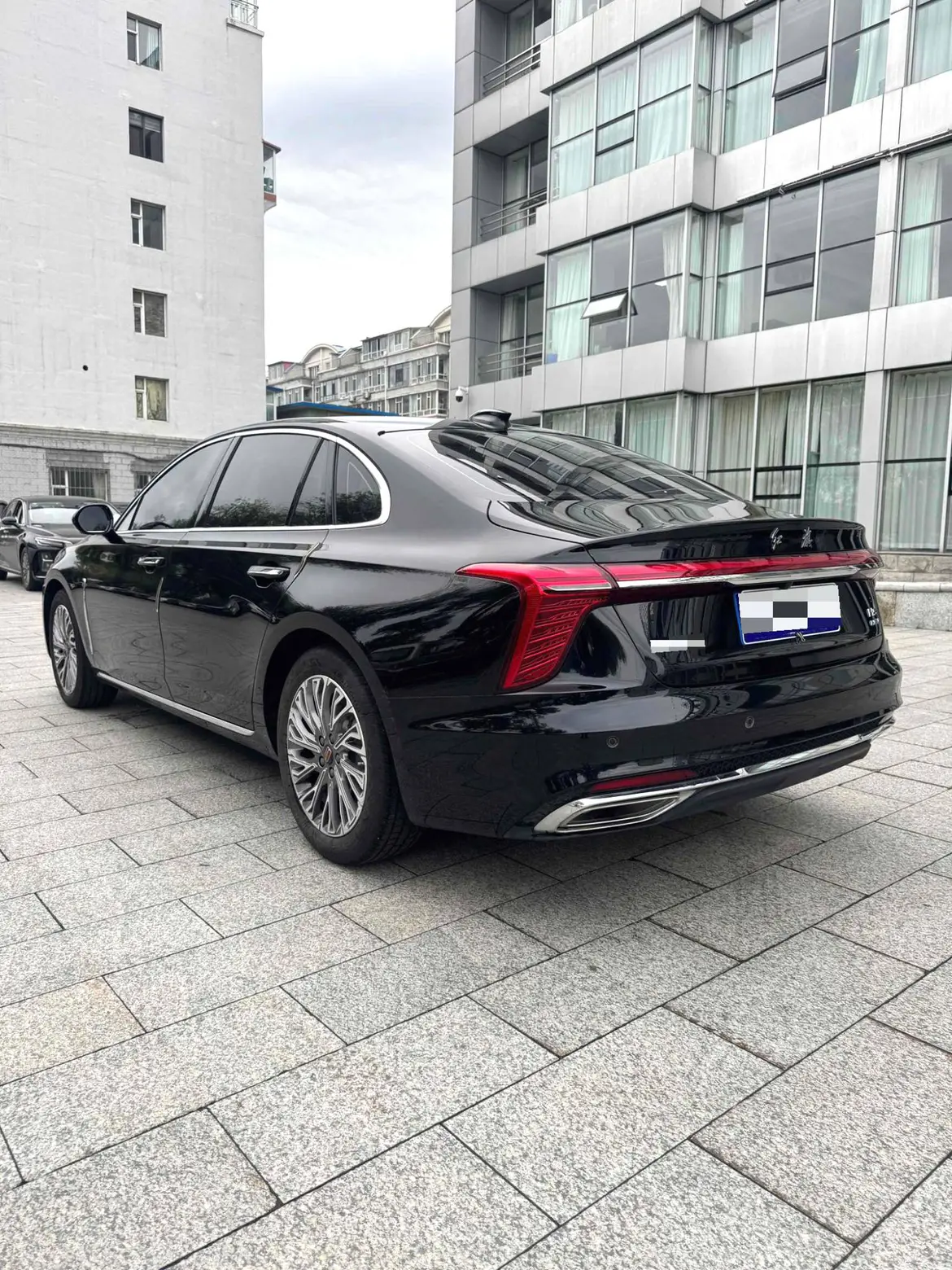 Hongqi H5
