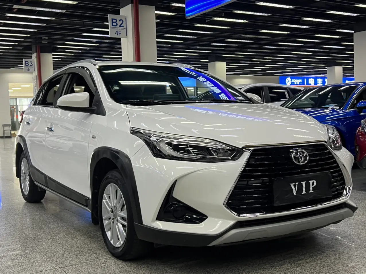 Toyota YARiS L to dazzle