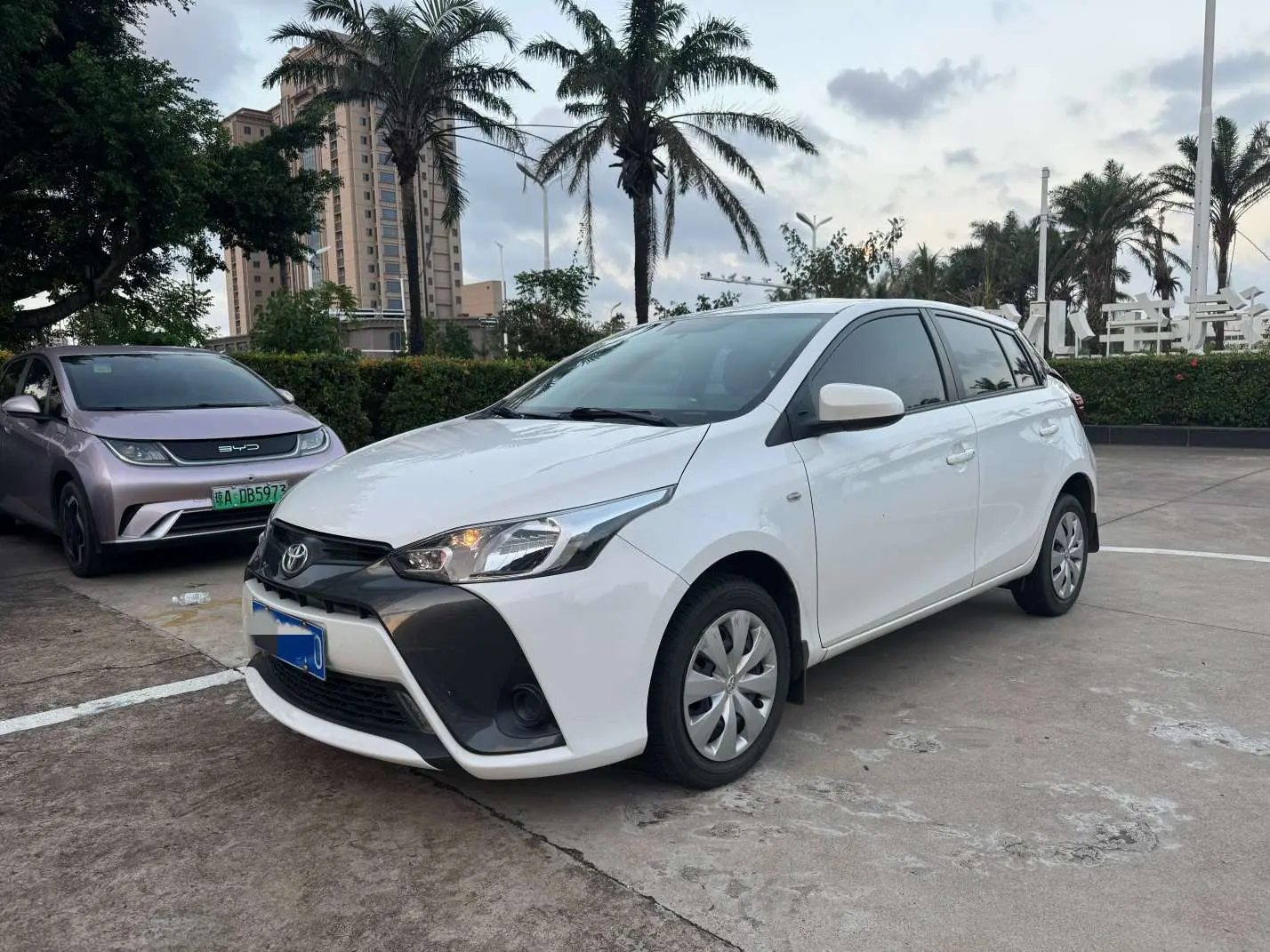 Toyota Yaris L  из Китая