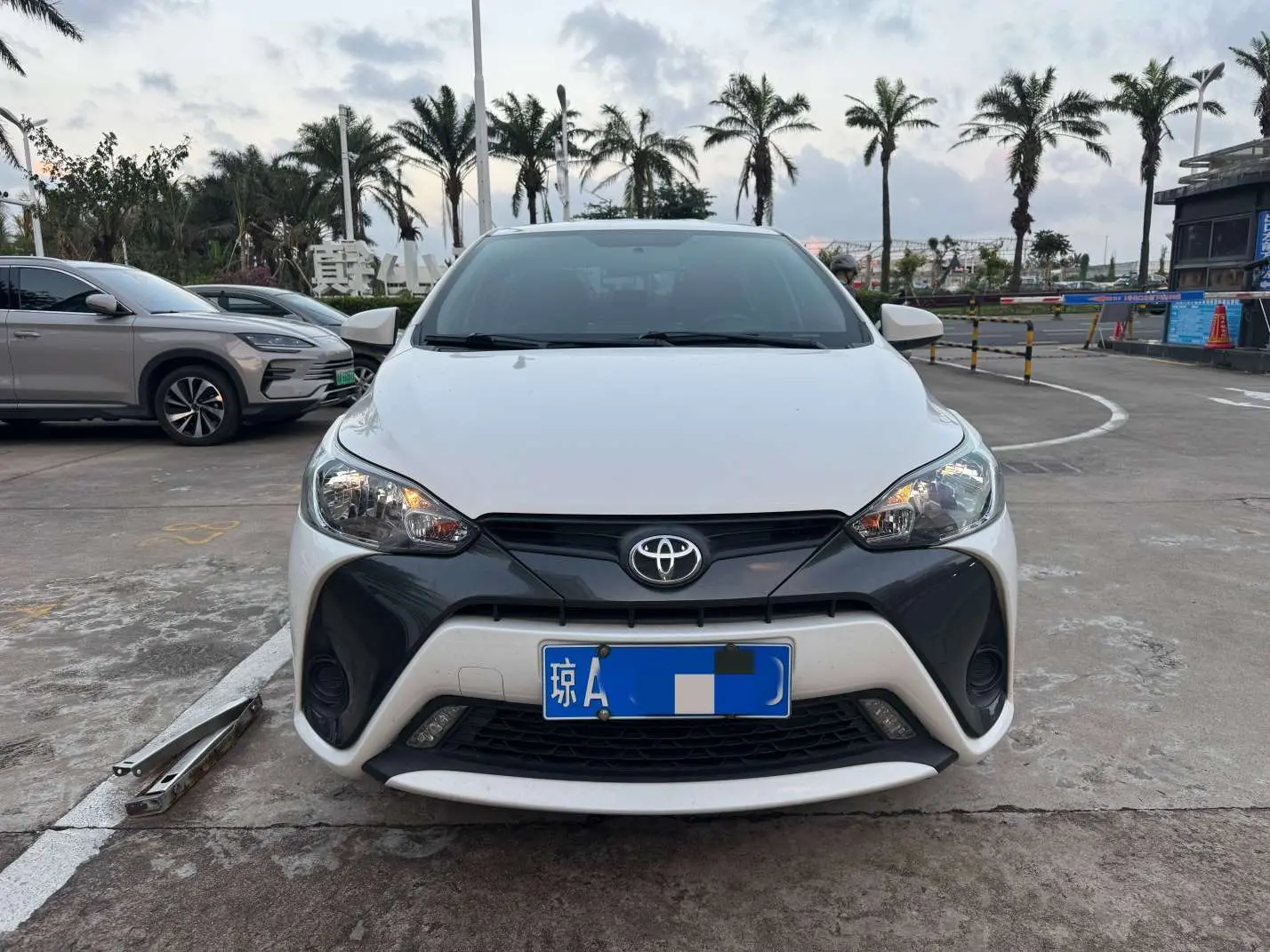 Toyota Yaris L  из Китая