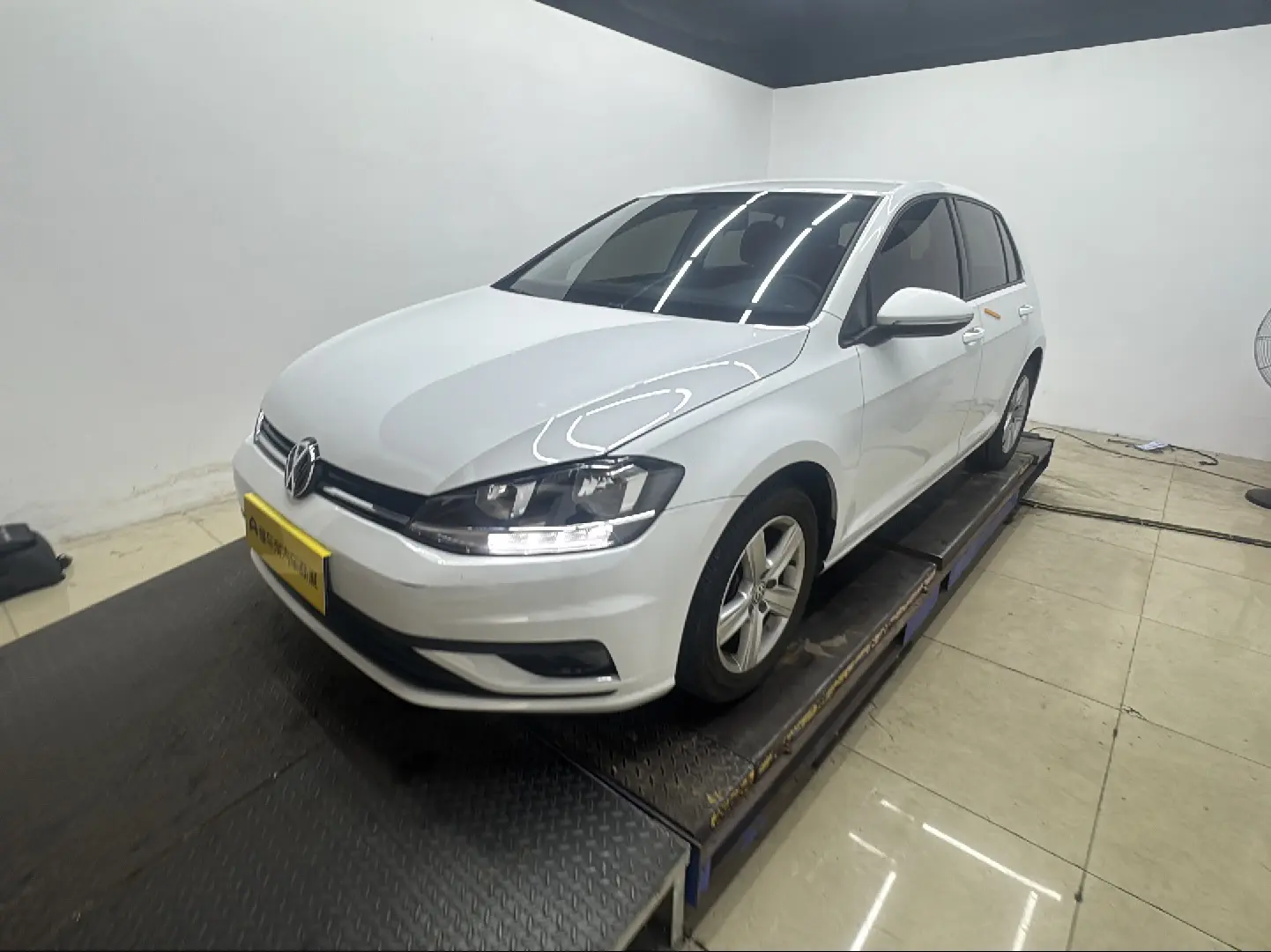 Volkswagen Golf  из Китая