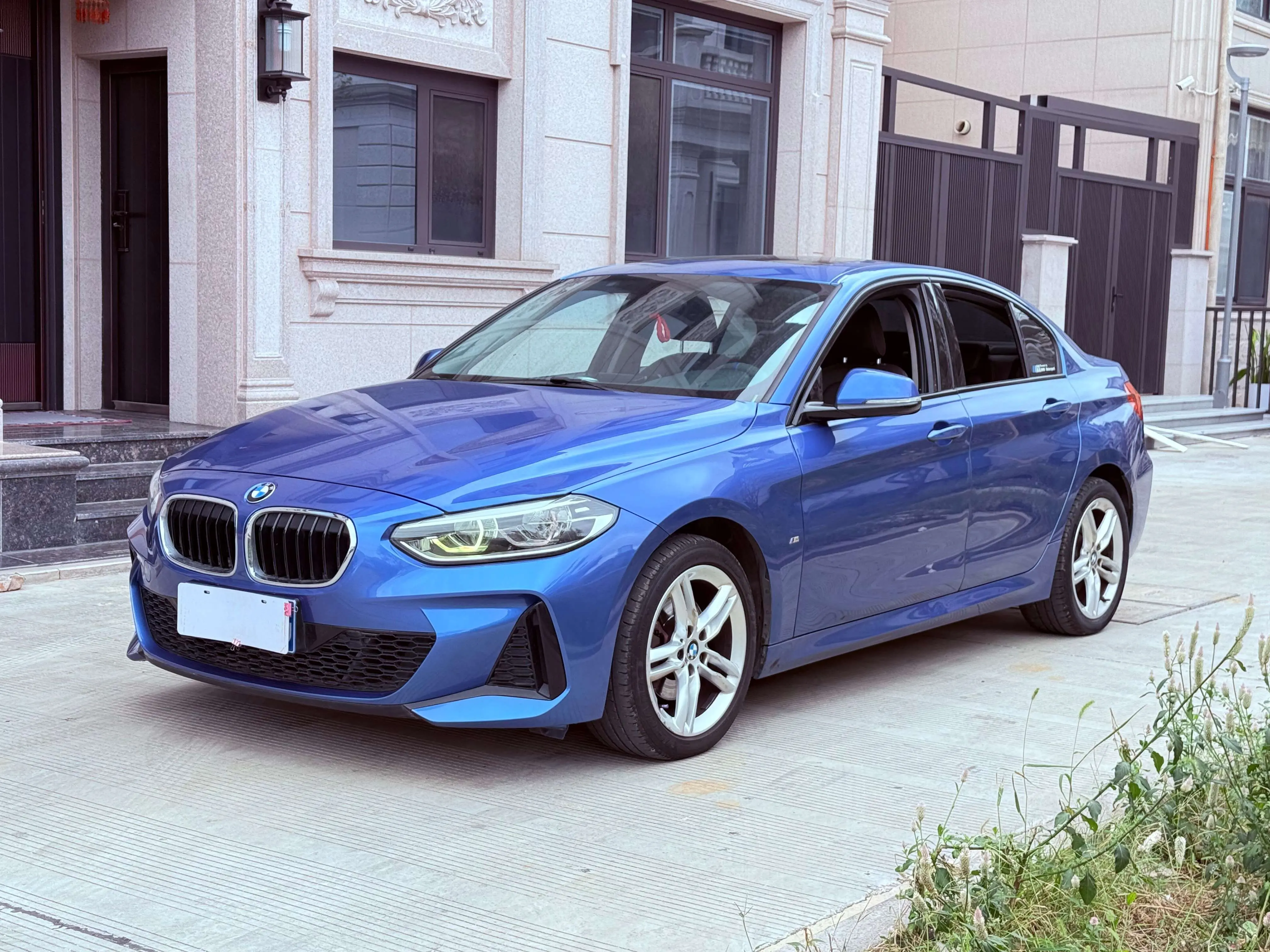 BMW 1 Series  из Китая